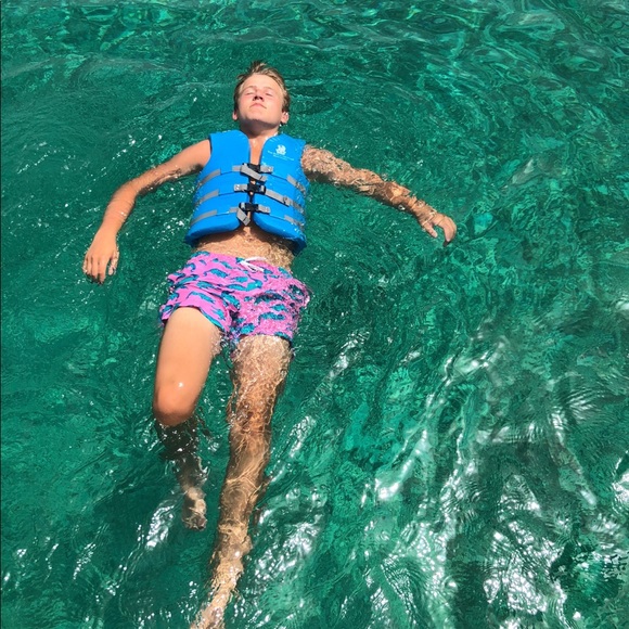 Meet your Posher, Tech - Picture 2 of 7